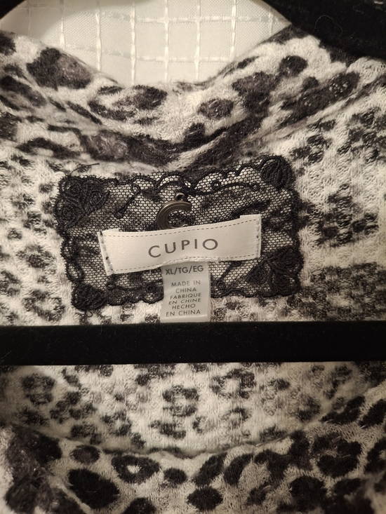 Cupio Black & White Leopard Print Cowl Neck Long Sleeve Top - Picture 3 of 3
